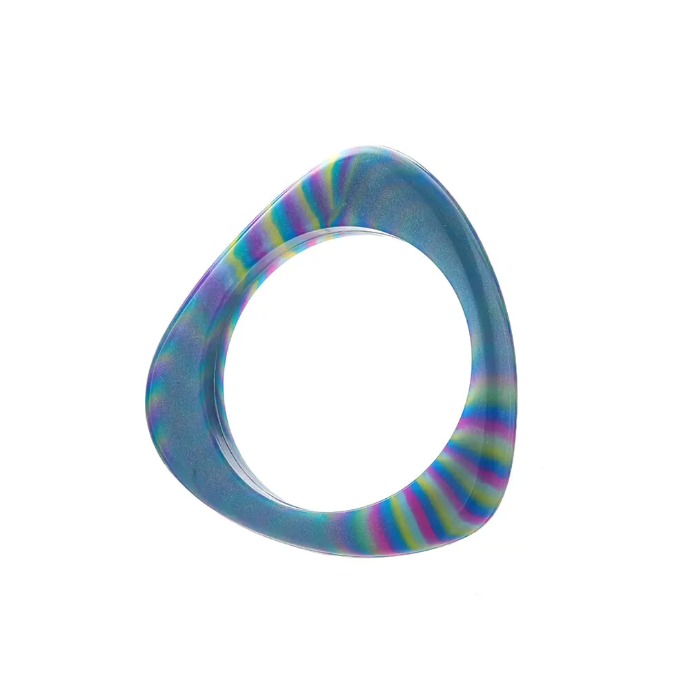 The Bermuda chew bracelet is a trendy bracelet for adults with chewing needs. Think of people with disabilities or dementia.