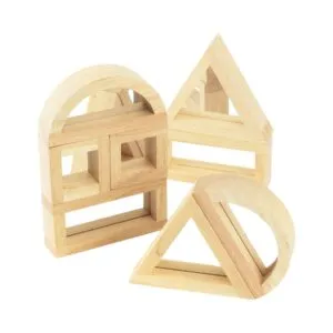 This set of mirror blocks consists of 4 different shapes (square, rectangle, triangle and semicircle). The mirror blocks can be combined with the set of sensory blocks.