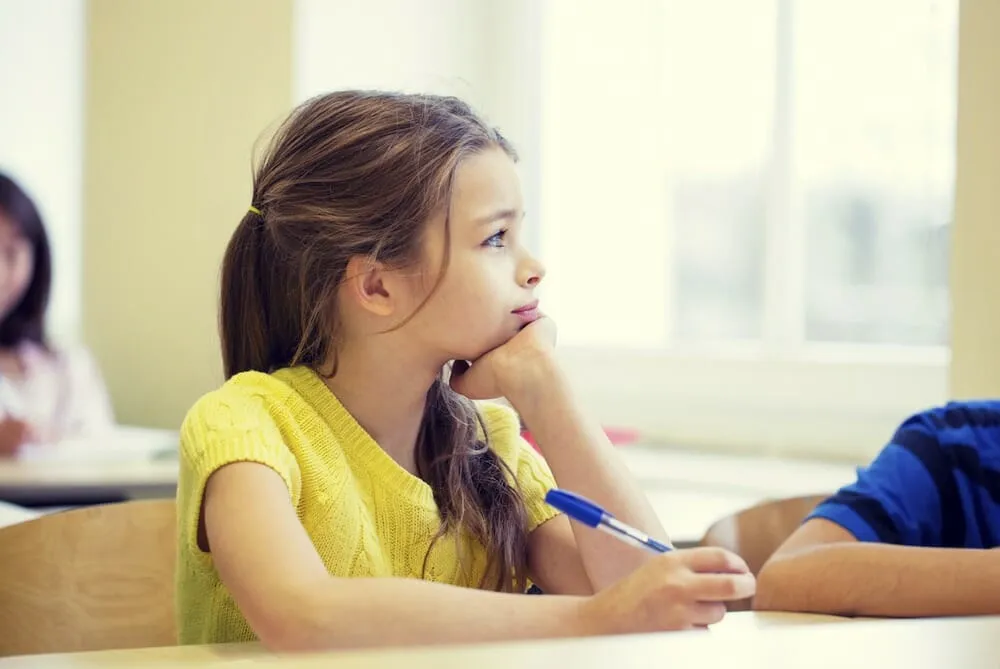 Is your child dreamy, undersensitive to stimuli? What to do when your child is understimulated. Read our tips.