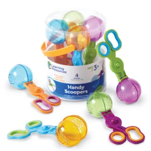 With the handy scoopers scissors you playfully practice the fine motor skills for learning to cut.