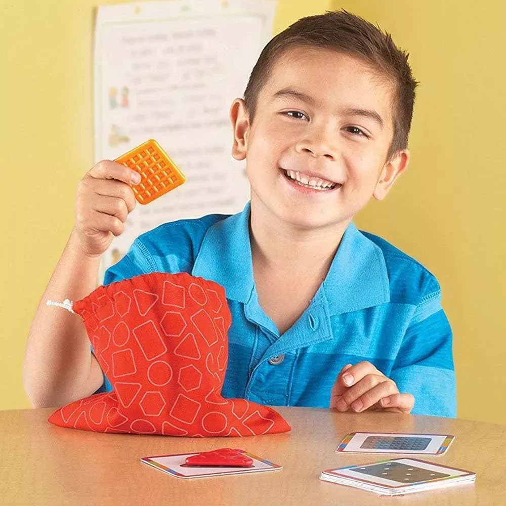 With the teaching tac tiles of learning resources you practice the sense of touch. Stimulate tactile perception by finding matching textures by touch.