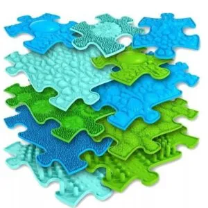The sensory puzzle mats ocean set represents a nice basic collection of Muffik's play mats. A great barefoot path!