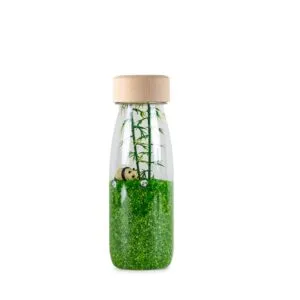 Petit Boum Sound Bottle Panda gives a nice insight into the life of the panda, shakes and enjoys the sound and discover.