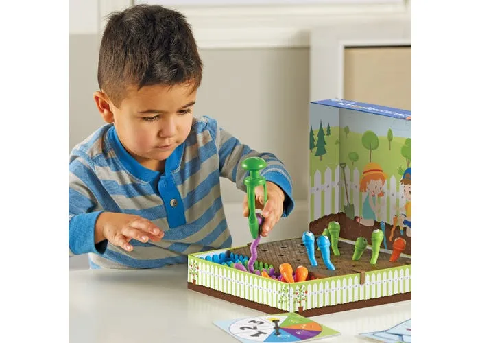 Free writhing worms with tweezers with various activity cards to practice fine motor skills, pen grip and muscle strength.