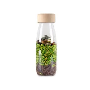 Petit boum sensory bottle Jungle gives an impression of life in the jungle. Shake and discover the animals in the jungle.