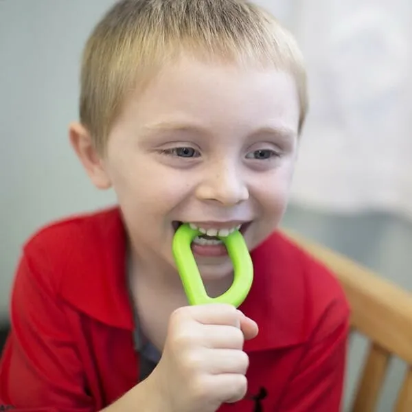 The Ark Therapeutic Grabber has a P-shaped design. Do you have a chewing need? Use this chewing stick as a safe alternative to chewing on pencils.