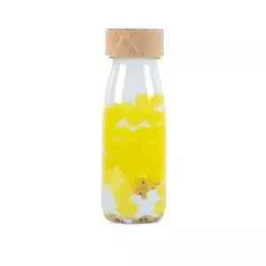 Meet the petit boum bottle, filled with water beads and a yellow fish, shake and watch and calm your child