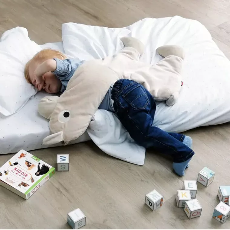 Weighting blanket Coconut, is a weighted blanket of Oliz, in the form of a Llama. The weight offers your sensitive child security and comfort.