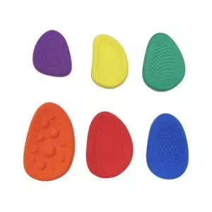 A set of 6 bricks allow for fidgeting for better focus in the classroom