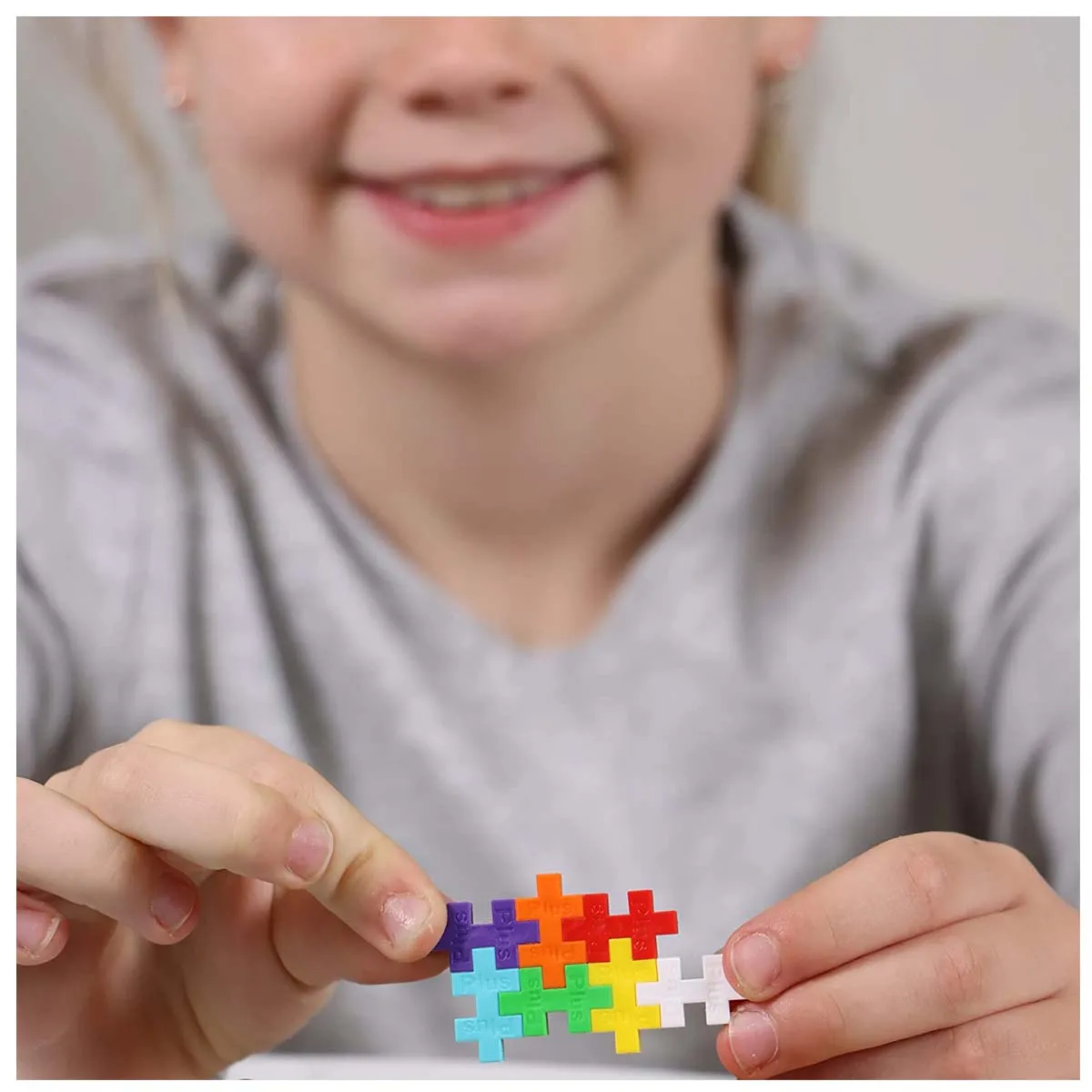 Plus-Plus Tropical bevat 100 kleurrijke bouwstenen voor eindeloze 2D- en 3D-creaties. Stimuleert creativiteit, fijne motoriek en probleemoplossend voor kinderen vanaf 5 jaar.