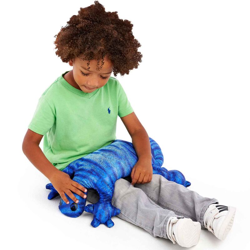 Verzwaarde hagedis Manimo, 2 kg, te gebruiken op schoot, lichaam of schouders, ondersteunt kinderen bij ontspanning en het reguleren van emoties.