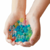 Water beads voor tactiele stimulatie, ontspanning en creatieve spelactiviteiten voor kinderen in huis of klaslokaal.