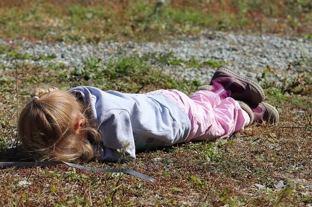 stimulus processing and behavior, what is the relationship between the two? Children with stimulus processing problems show different behavior at school and at home. Read in this blog how you can deal with this as a parent.