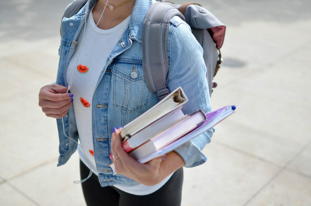 tips for homework routine for ADHD. With these tips, you can help your child better plan and organize their school tasks and leisure time.