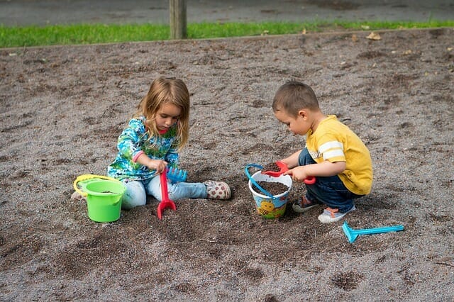 The motor skills and the perception of sensory information is something that has and needs attention from birth. Babies learn to know the world around them with their senses and movements. Learn how to stimulate sensorimotor development in young children