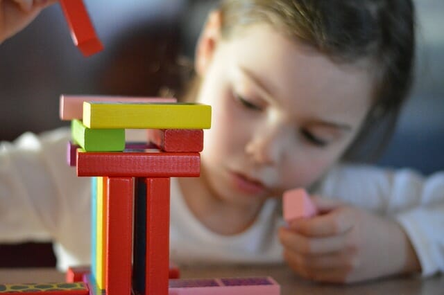 How do you promote your child's visual development? Which visual toys stimulate visual development. Read our tips