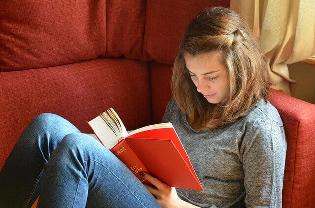 Lienke describes 6 books about stimulus processing and autism, she describes what the books are about and what information she finds valuable in the book. The books are suitable for parents to learn more about sensory information processing in a child with autism or for (young) adults to get to know themselves better.