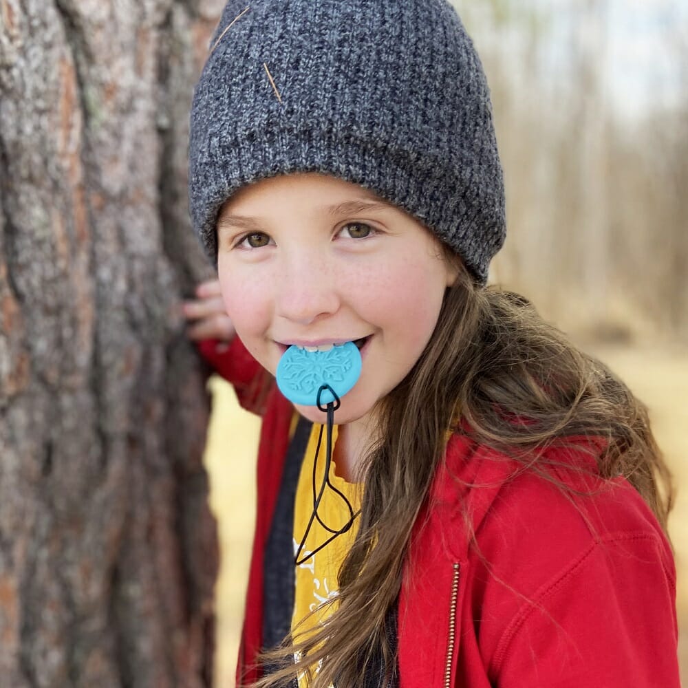 Snowflake teething chain is a beloved chewing chain for girls with autism who chew on pencils, hair, or sleeves.