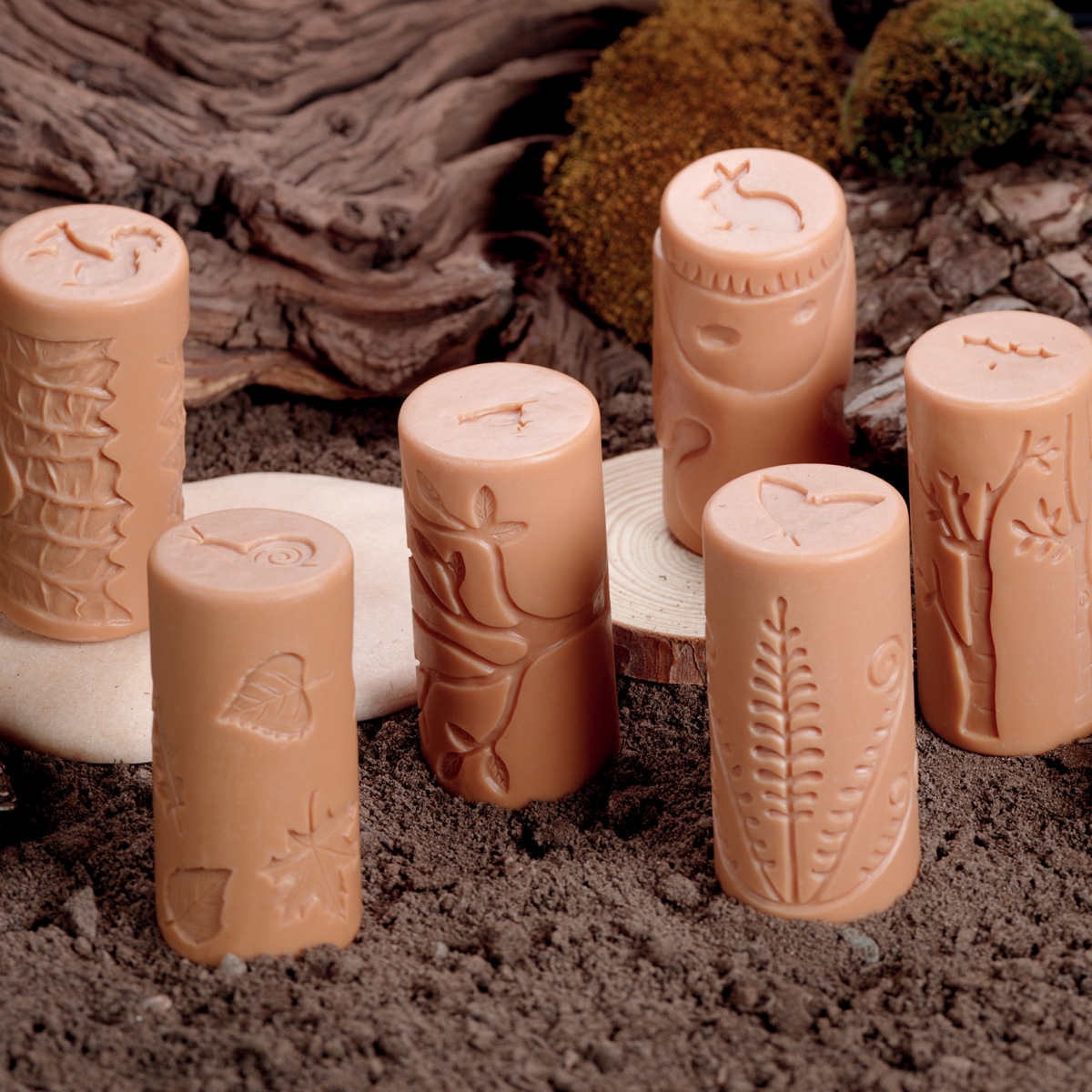 De stempel rollers zorgen dat je kind de mooiste bosdieren en holen maakt in speelzand of klei. Hiermee oefent je kind ook nog de fijne motoriek
