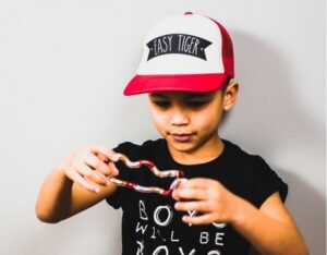 Fidget toys are immensely popular in the Netherlands. But did you know that this also has a use and can help to process stimuli, reduce tension and improve concentration.
