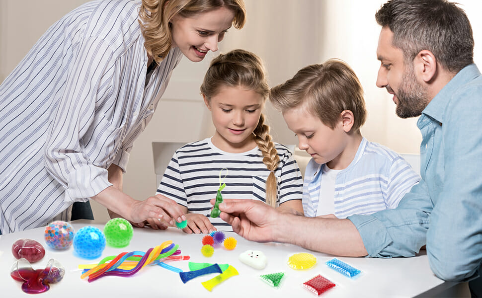 Fidget toys help de-stimulate and regulate. In the classroom, they can offer a solution for children to pay better attention and concentrate.