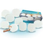 The North Pole Footprints is a set consisting of 8 stones with which your child gets to know the winter animal world, but can also stamp.