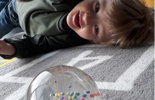 The water ball is fascinating for children. It challenges him in motor development, but is also soothing and relaxing to look at for children with autism