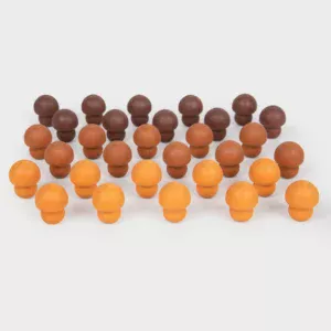 De wooden treasures paddenstoelen set bestaat uit champignons in drie tinten bruin. Deze kleur staat voor stabiliteit en comfort. Wooden Treasures zijn een veelzijdige bron met een open einde, ontworpen om de verbeelding te stimuleren