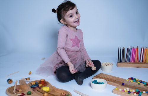 Playing with individual parts, which materials are suitable and invite you to discover and investigate. Read it in this blog!