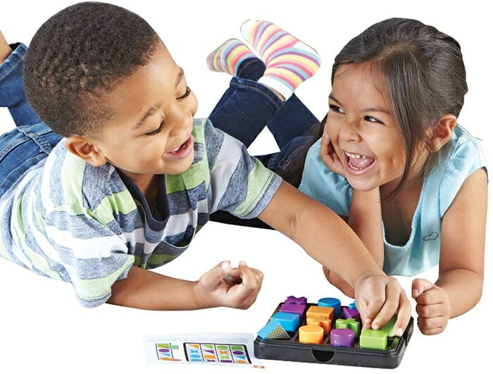 educational toys for preschoolers, for 4 year olds. What is educational play and what toys stimulate my 4-year-old toddler? Read it in this blog.