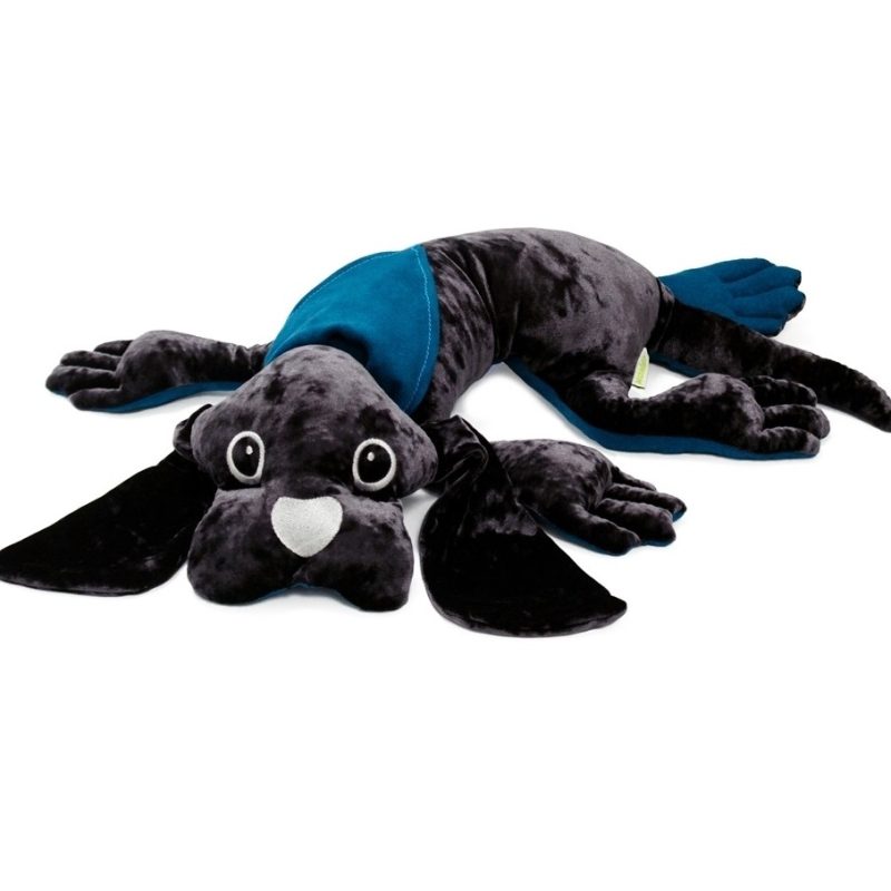 manimo weighted dog of 2 kilos is ideal for children who wobble and have difficulty sitting still. But weighting is also effective for children who are easily overstimulated, it helps them calm down and relax
