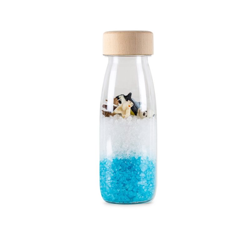 Petit boum spy bottle artic is a sensory bottle that allows life on the north and south poles to be experienced, look for the penguin in the ice or in the water. This sensory bottle can also be used in a sensory bin