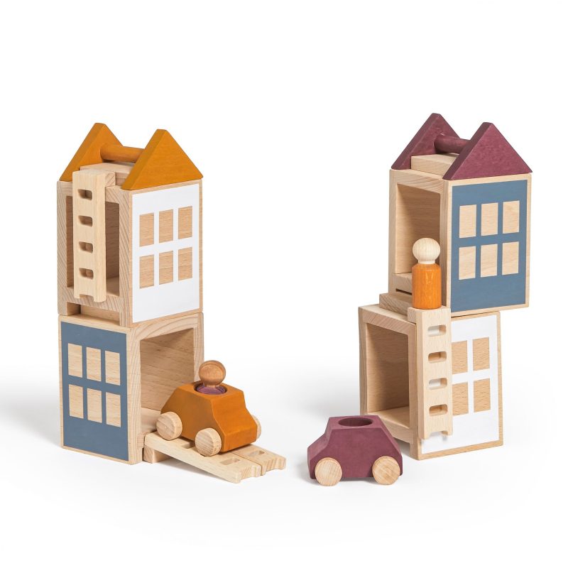 lubulona city maxi autumn is a beautiful large wooden toy set that appeals to the imagination, the loose parts provide new play possibilities every time.