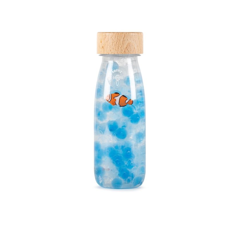 petit boum sensory bottle filled with fish and water beads. Let your child relax quietly by following the fish to the bottom of the sea.