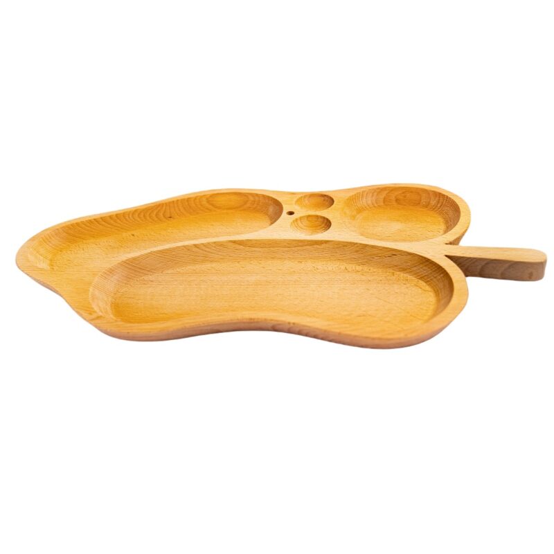 sorteerschaal in de vorm van een blad van hout voor loose parts play