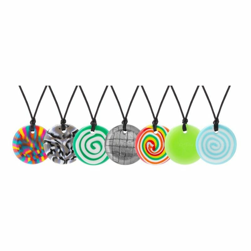 The chewigem chewsierad button is an original and trendy chewing product from chewigem. They are available in many trendy colors but also in discreet shades such as the gray tint. Suitable for children who like to bite or chew on harder materials.