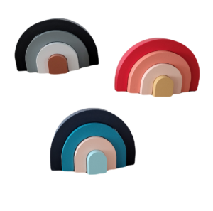 Wooden rainbow consists of 3 wooden arches and a door. Nice to have your child put the arches together like in a puzzle. But the arches can also be used as separate parts in loose parts play
