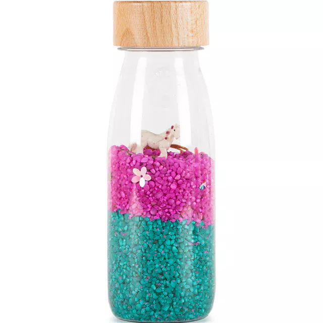 prachtig is deze sensorische fles thema eenhoorn van petit boum