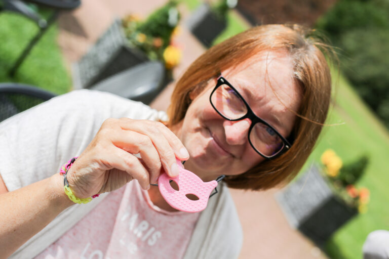 Chewing can contribute to better cognitive health. Chewing regularly, especially before important tasks, can help keep your brain sharp, healthy.