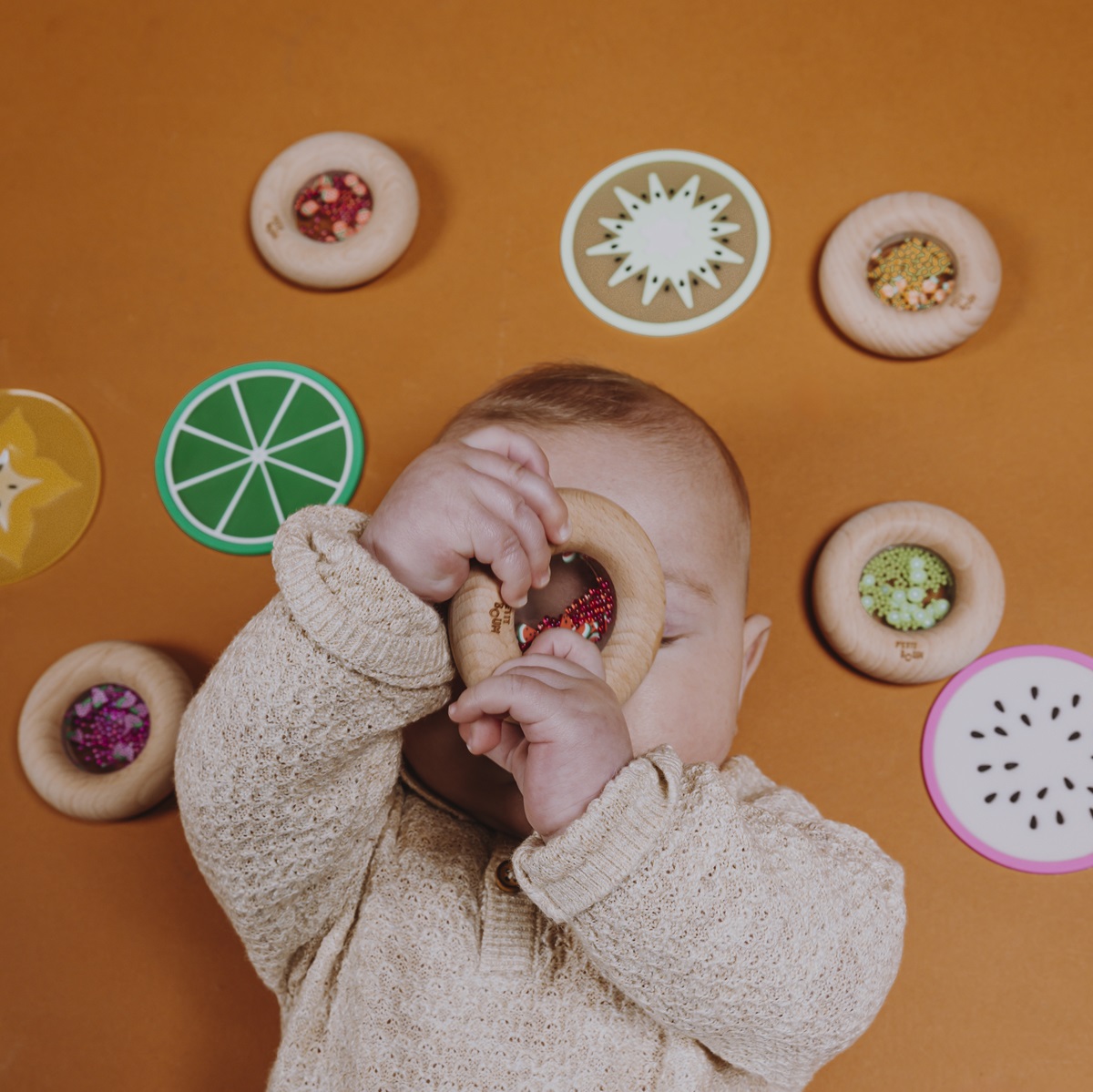 Petit boum donut is a bite and rattle in one. Great durable toys for babies and for children with disabilities.