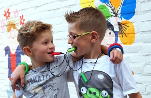 A chew chain can be a valuable tool for children who have difficulty with self-regulation or excessive chewing on inappropriate objects.