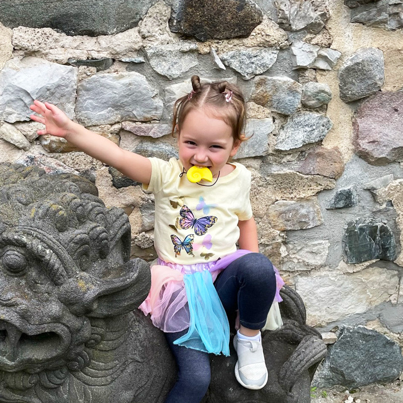 Seashell bite chain from ARK Therapeutic. Sturdy chewing aid for children who chew for rest and stimulus processing.